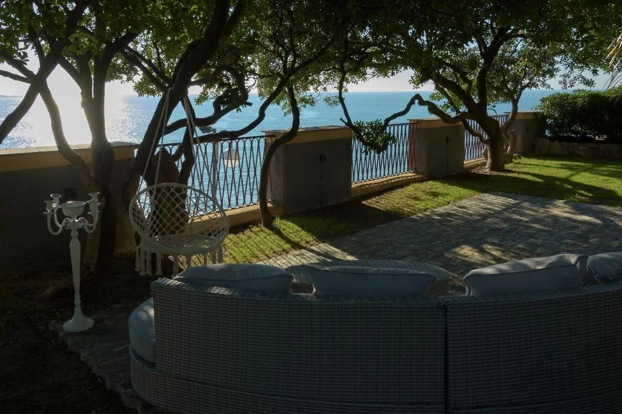 Villino Miramare Bed and Breakfast Recco 3*,